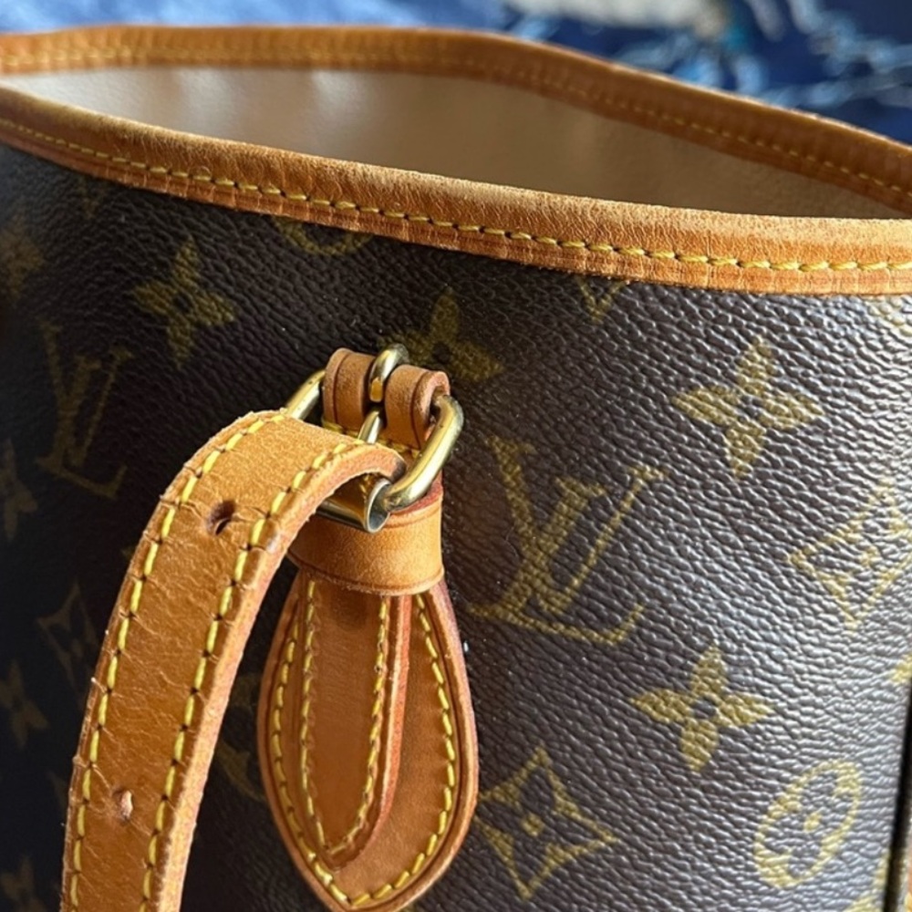 WOW POSHMARK - Authentic Louis Vuitton Bucket Bag - Picture 5 of 16
